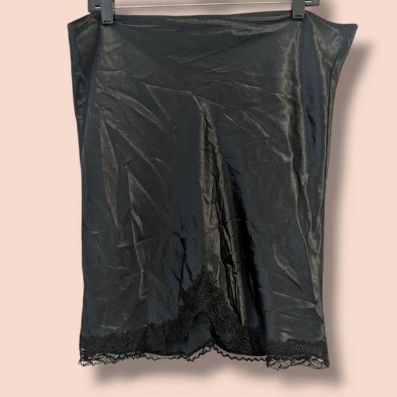 Victoria's Secret Vintage Black Floral Lace Silky Slip Mini Skirt 90s Gold Label - Picture 1 of 9